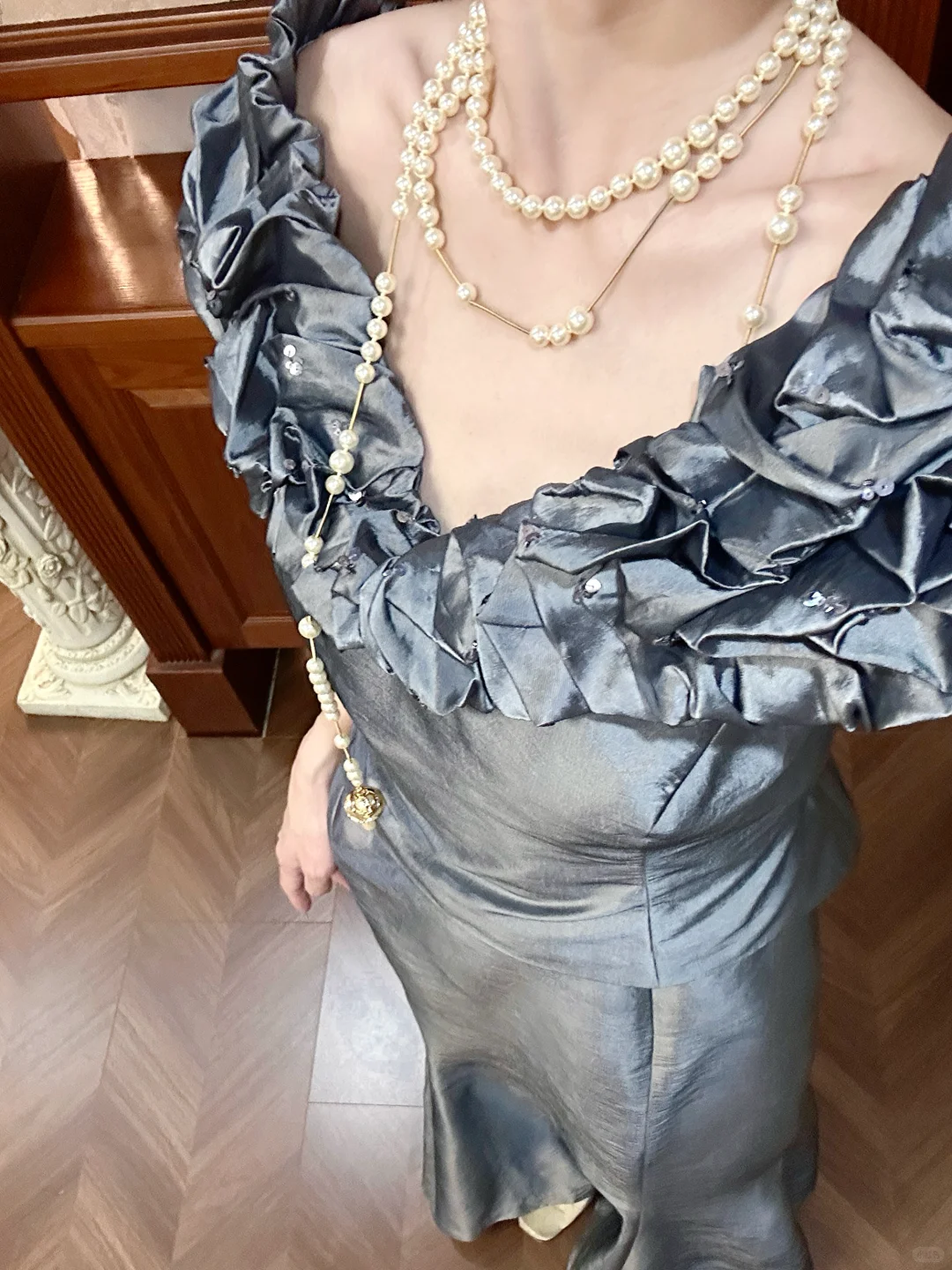 Vintage Unique Mermaid V Neck Grey Satin Long Prom Dress DP4823