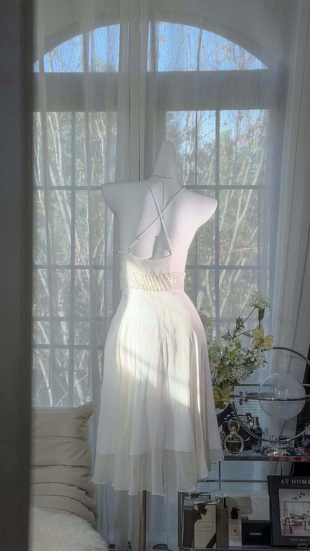 Gentle Vintage White Simple Beaded Chiffon Short Prom Dress Homecoming Dress DP4948