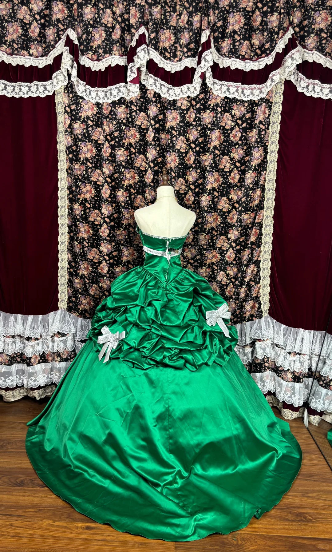 Green Retro Ball Gown Strapless Pleated Beaded Satin Prom Dress Formal Dress with Bow DP3209