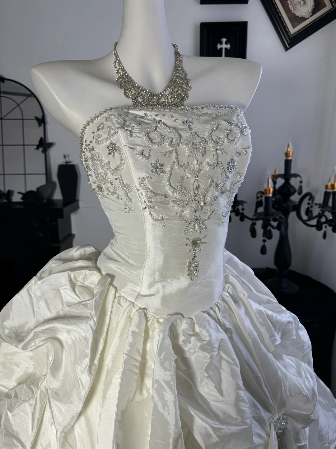 Vintage Ball Gown Strapless Beaded White Pleated Satin Prom Dress Wedding Dress DP6987