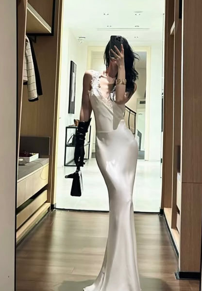 Romantic Mermaid V Neck White Lace Satin Long Prom Dress Evening Dress DP7961