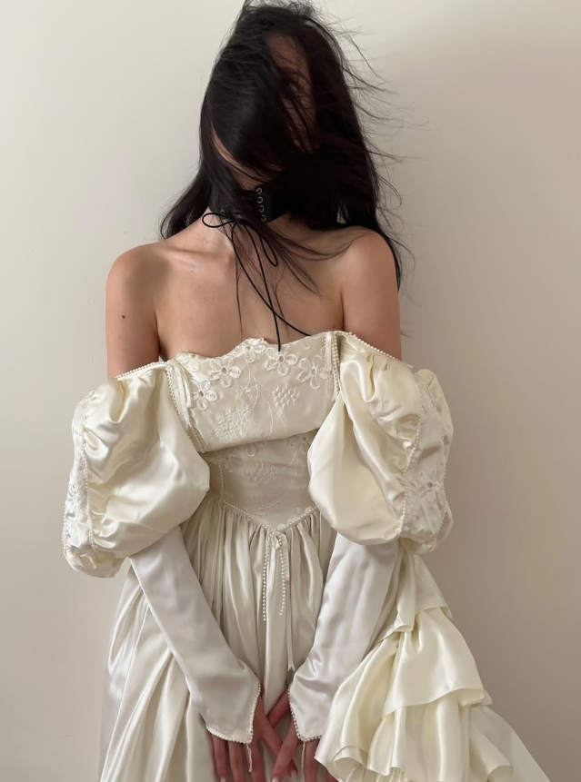 Vintage Ivory A Line Long Sleeve Embroidered Satin Prom Dress Evening Dress Wedding Dress DP3133