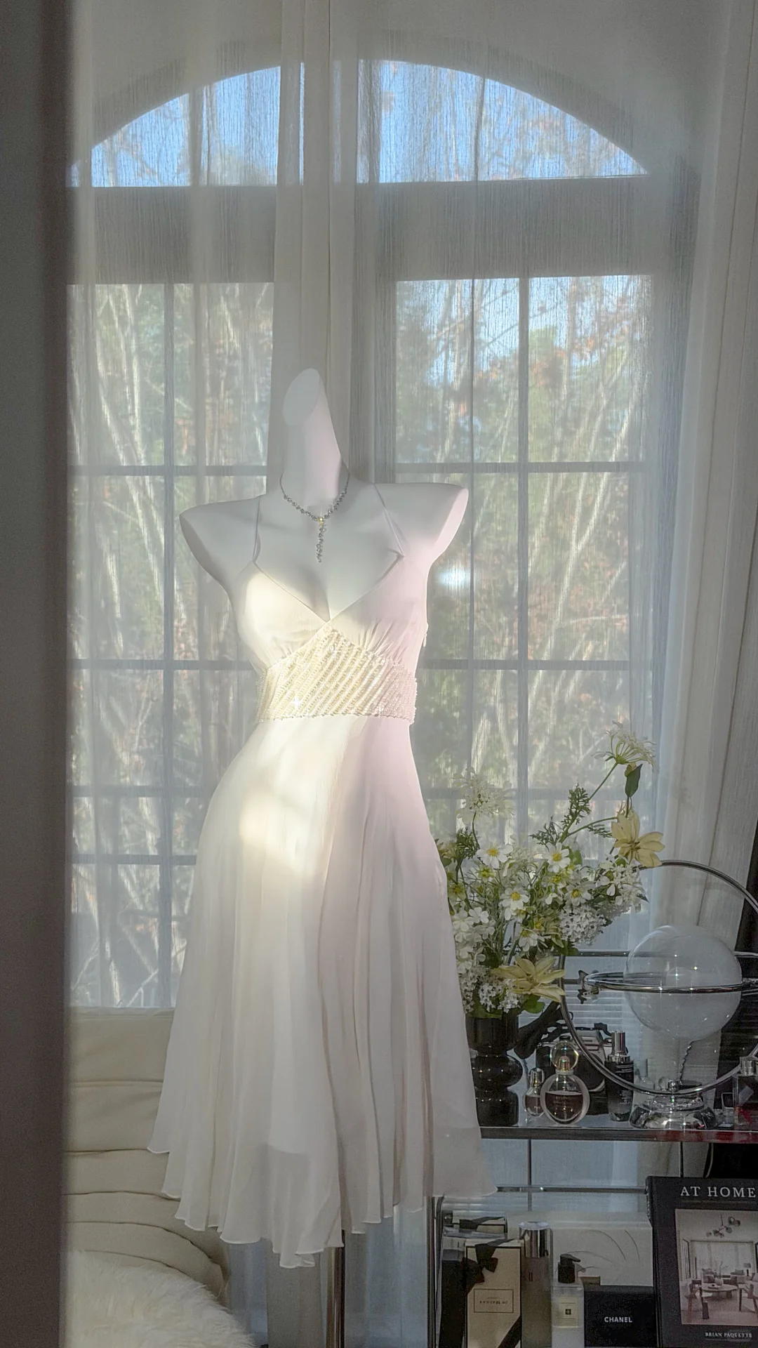 Gentle Vintage White Simple Beaded Chiffon Short Prom Dress Homecoming Dress DP4948