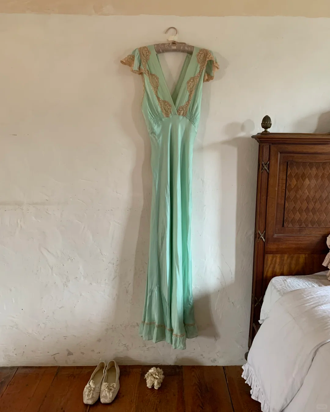 Vintage Simple A Line V Neck Green Satin Long Prom Dress Evening Dress DP6459