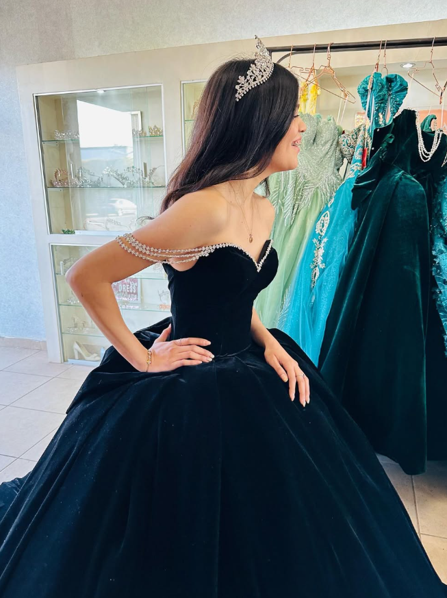 Black Swan Pearl Unique Velvet Ball Gown Sweet 16 Dress Quinceanera Dress DP3027