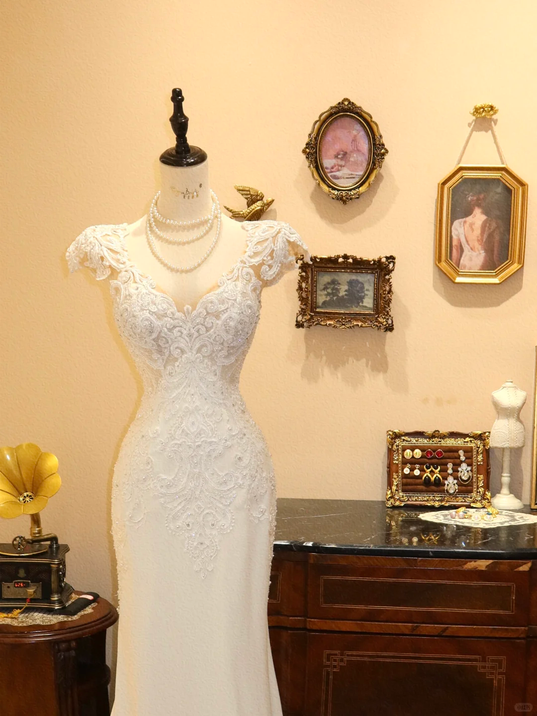 Classy Mermaid V Neck White Lace Appliques Satin Long Prom Dress Wedding Dress DP7037