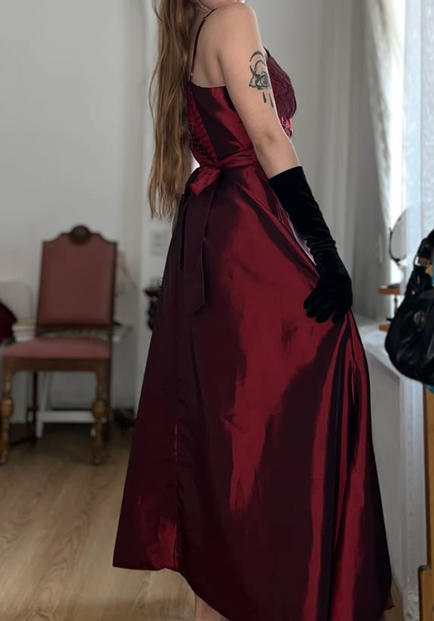 Vintage A Line Straps Appliques Burgundy Satin Prom Dress Evening Dress DP5722