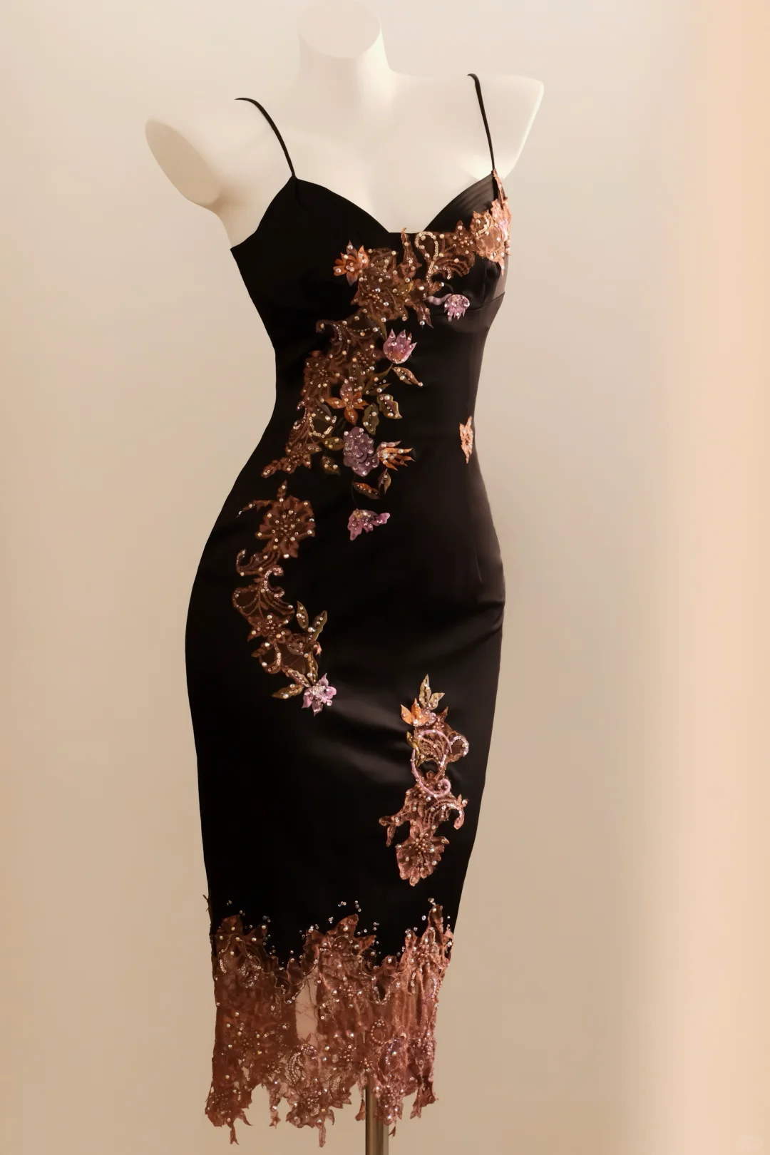 Vintage Black Sheath Embroidered Beaded Satin Short Prom Dress Homecoming Dress DP5443