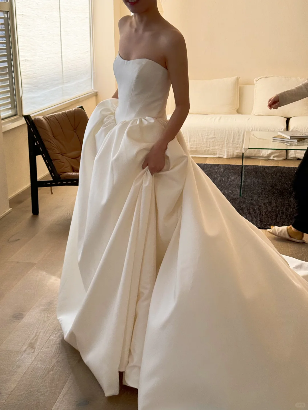Classic Simple Ball Gown Sweetheart Neck White Satin Wedding Dress DP4772