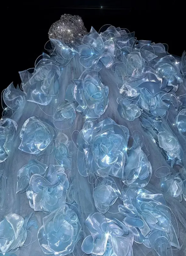 Blue Ball Gown Strapless Exquisite Rhinestone Unique Organza Prom Dress DP4633