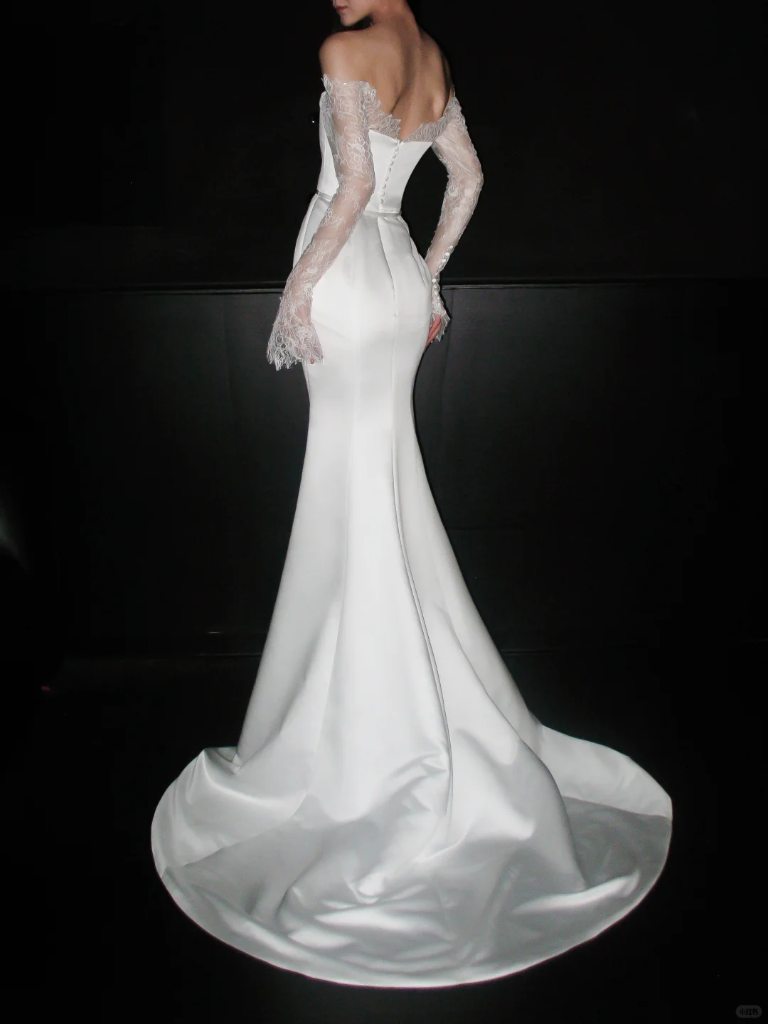 Graceful Mermaid Long Sleeve White Lace Satin Long Wedding Dress DP5208
