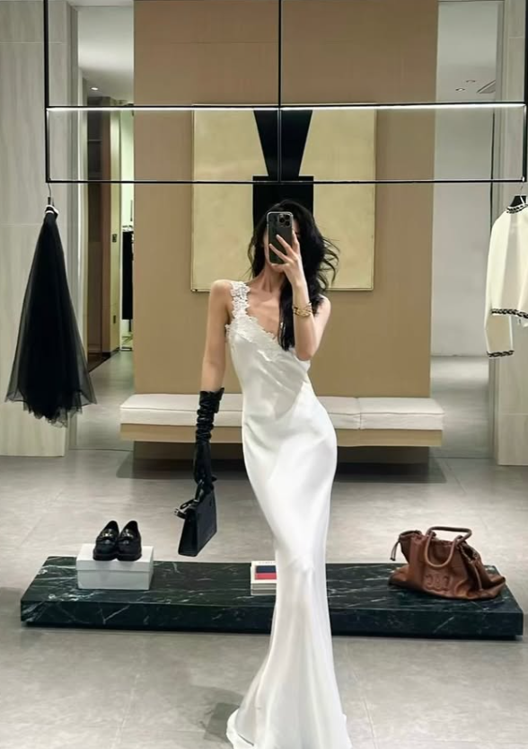 Romantic Mermaid V Neck White Lace Satin Long Prom Dress Evening Dress DP7961