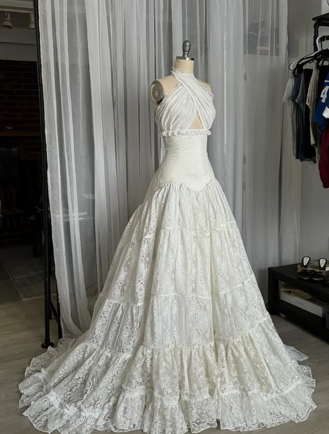 Vintage Ivory A Line Halter Lace Satin Ball Gown Graduation Prom Dress DP4840