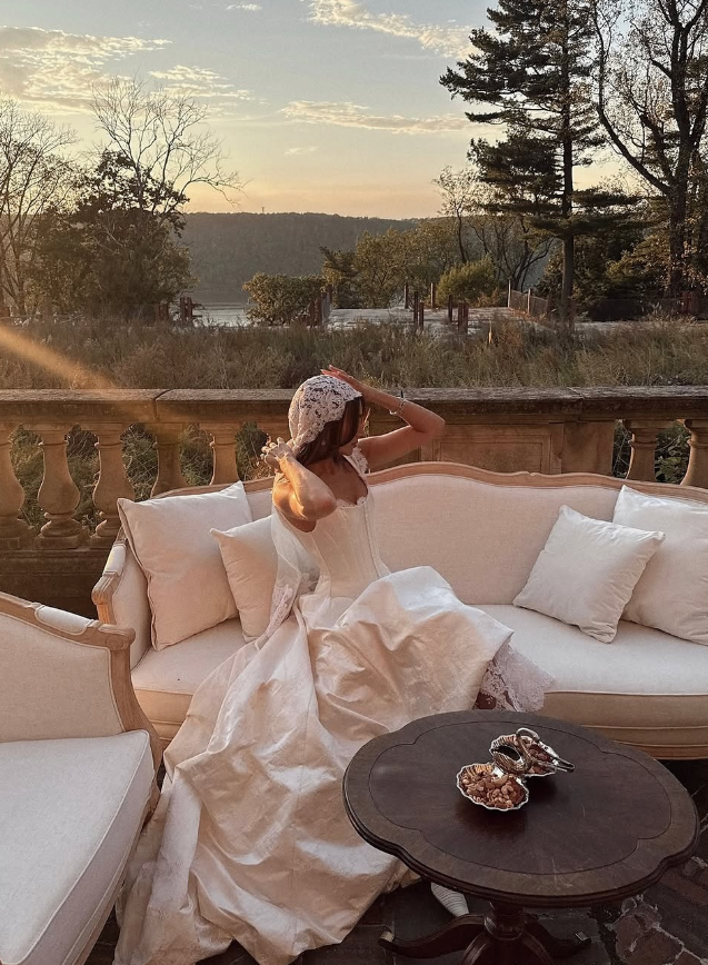 Vintage Classic A Line Straps Ivory Lace Satin Wedding Dress DP5220