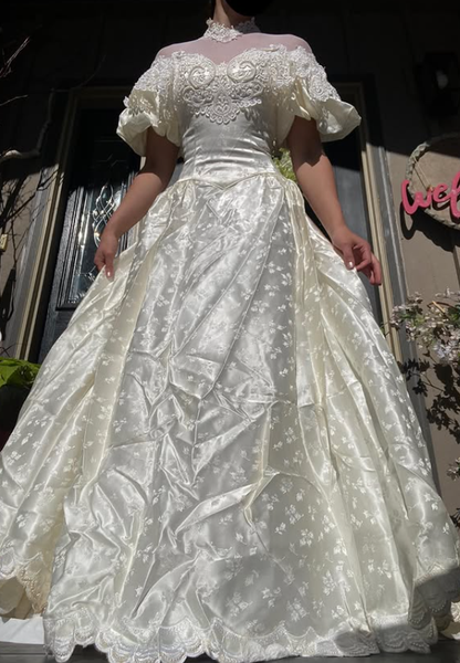 Vintage Ivory A Line Puff Sleeve Lace Print Floral Satin Wedding Dress Prom Dress DP5531