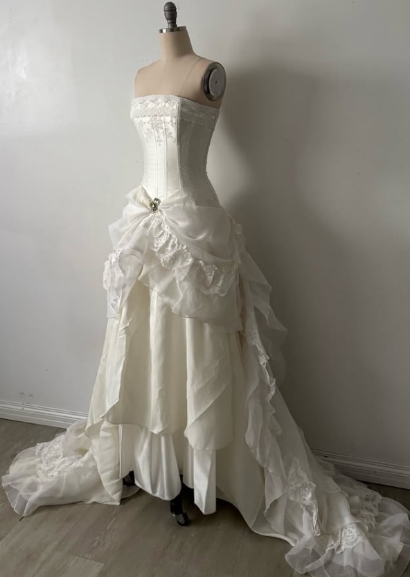 1960s A Line Strapless Ivory Chiffon Lace Satin Wedding Dress DP5292