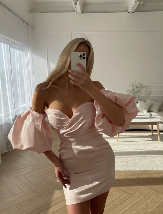 Sweety Sheath Sweetheart Neck Pink Satin Short Homecoming Dress Outfits DP4676