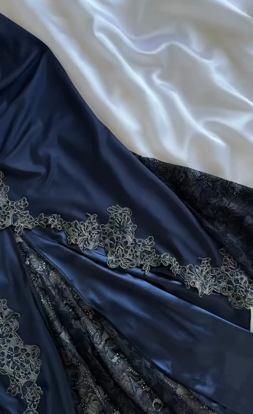 Vintage Navy Blue Mermaid Straps Appliques Lace Satin Prom Dress DP5071