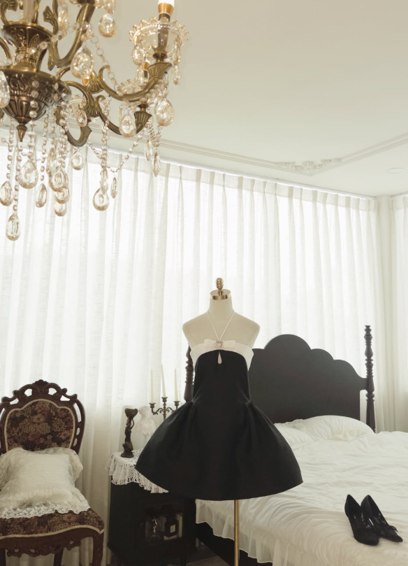 Classic Black-white A Line Halter Satin Short Prom Dress Homecoming Dress DP7970
