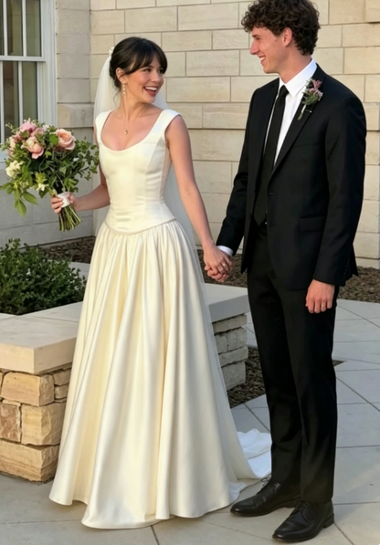 Vintage Ivory A Line Straps Satin Long Wedding Dress DP6726