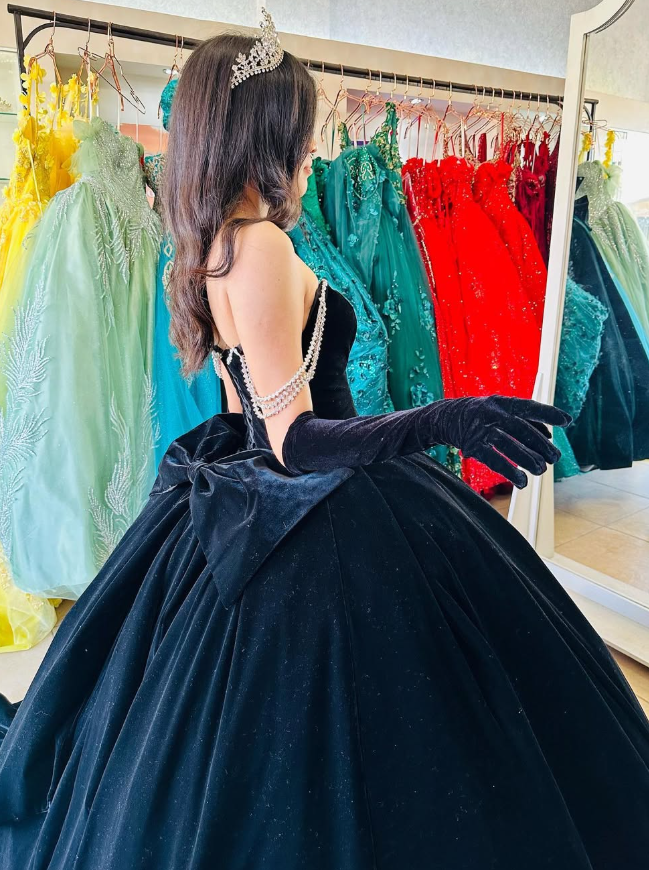 Black Swan Pearl Unique Velvet Ball Gown Sweet 16 Dress Quinceanera Dress DP3027