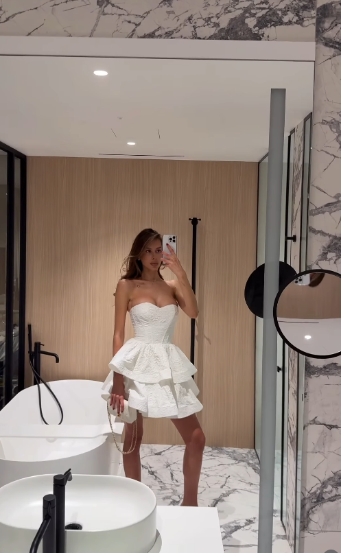 Simple A Line Sweetheart Neck White Print Satin Short Homecoming Dress Outfits DP5996