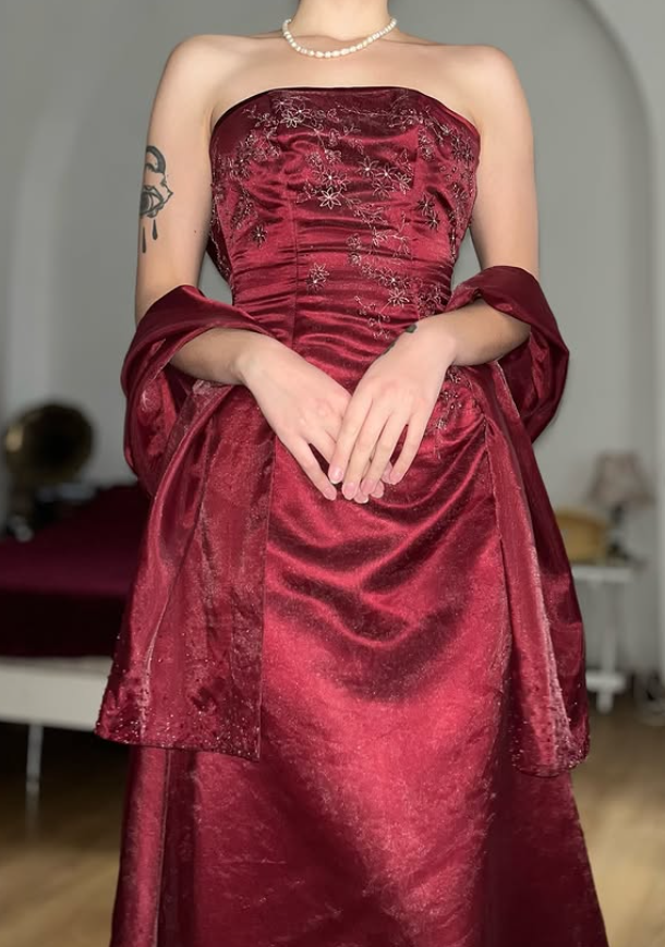 Vintage A Line Strapless Exquisite Beaded Burgundy Satin Prom Dress Evening Dress DP5723