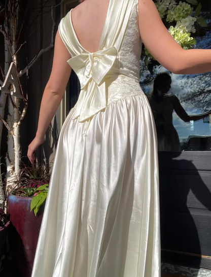 Retro Ivory Bow A Line Straps Lace Satin Wedding Dress Prom Dress DP5530