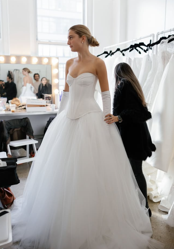High-classic Ball Gown Sweetheart Neck Corset White Satin Tulle Wedding Dress DP5829