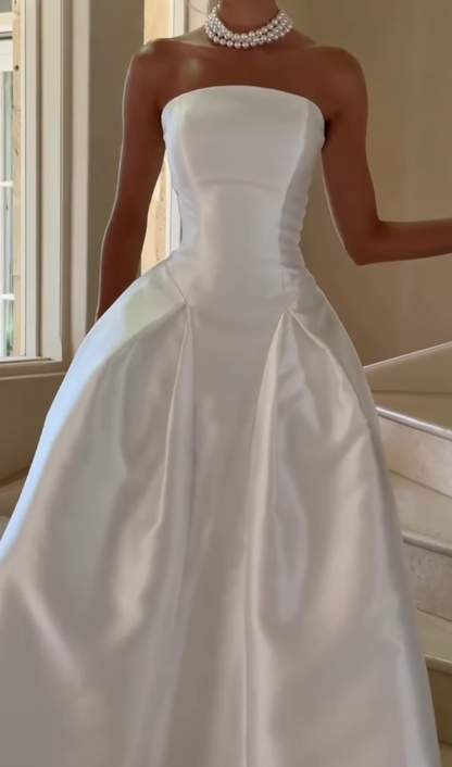 Stunning Ball Gown Strapless White Satin Long Wedding Dresses DP4350