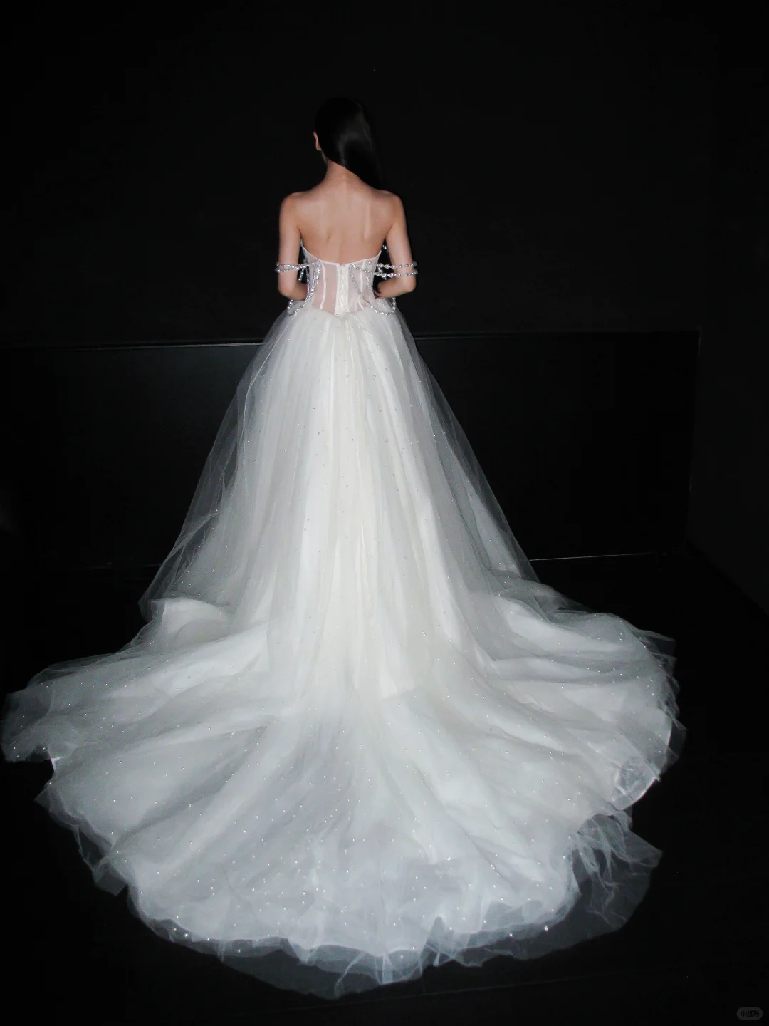 Luxurious White Pearl A Line Straps Tulle Long Wedding Dress DP8085