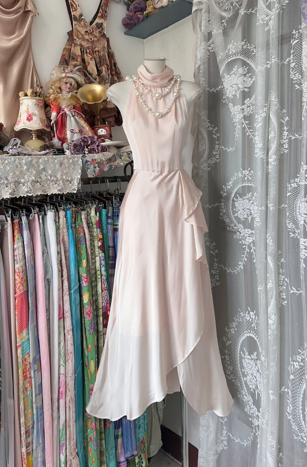 Simple Vintage A Line Halter Light Pink Satin Prom Dress Outfits DP4865