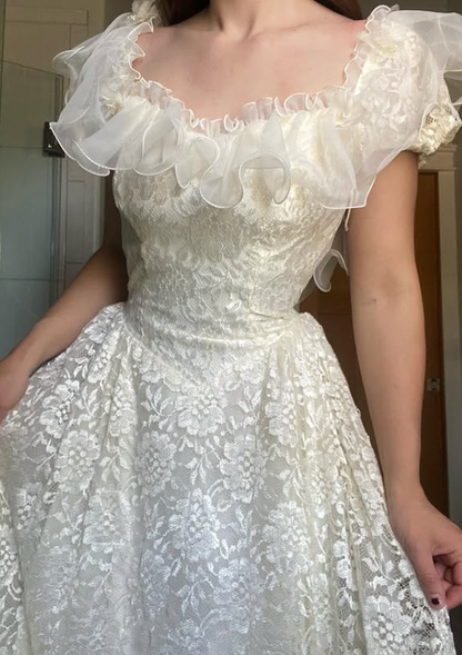 Retro Cute A Line Straps Ivory Lace Long Wedding Dress Prom Dress DP5540