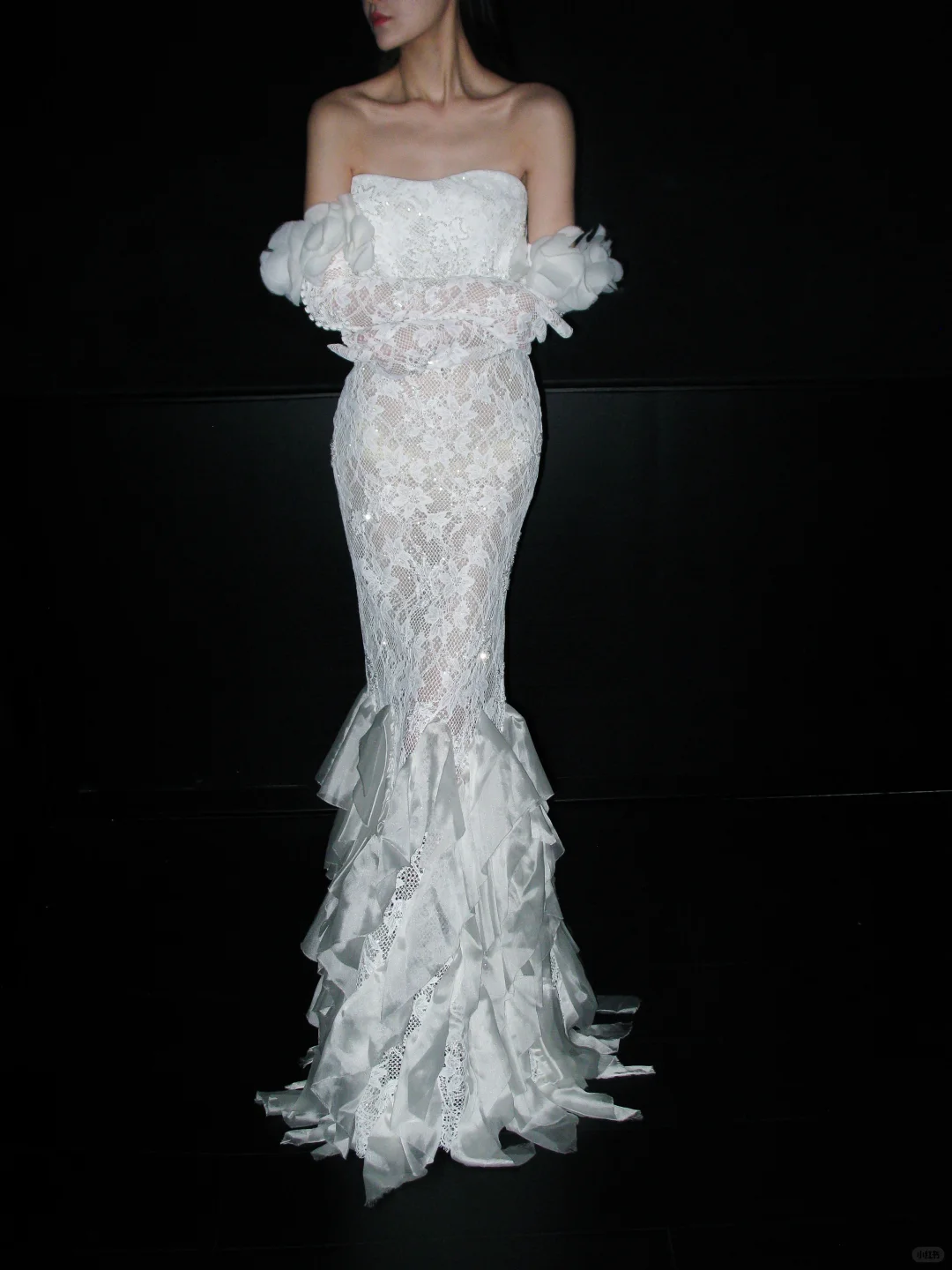 Chic Mermaid Sweetheart Neck White Lace Ruffle Satin Long Wedding Dress DP8121