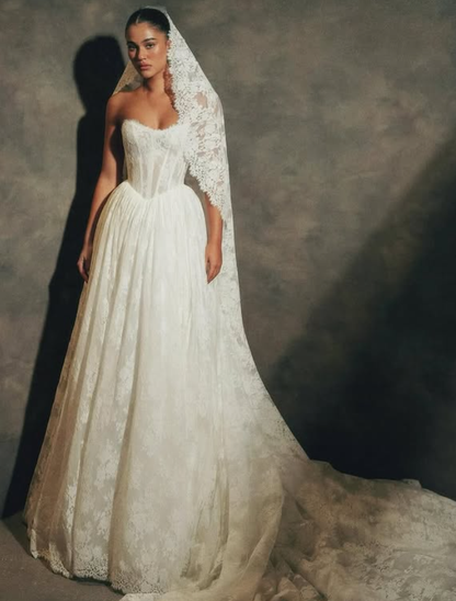 Elegant Ball Gown Sweetheart Neck Corset White Lace Wedding Dresses DP4344