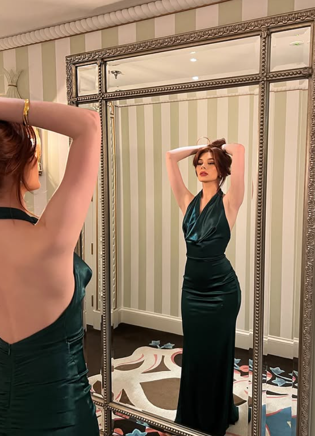 Elegant Green Mermaid Halter Satin Open Back Long Prom Dress Evening Dress DP4312