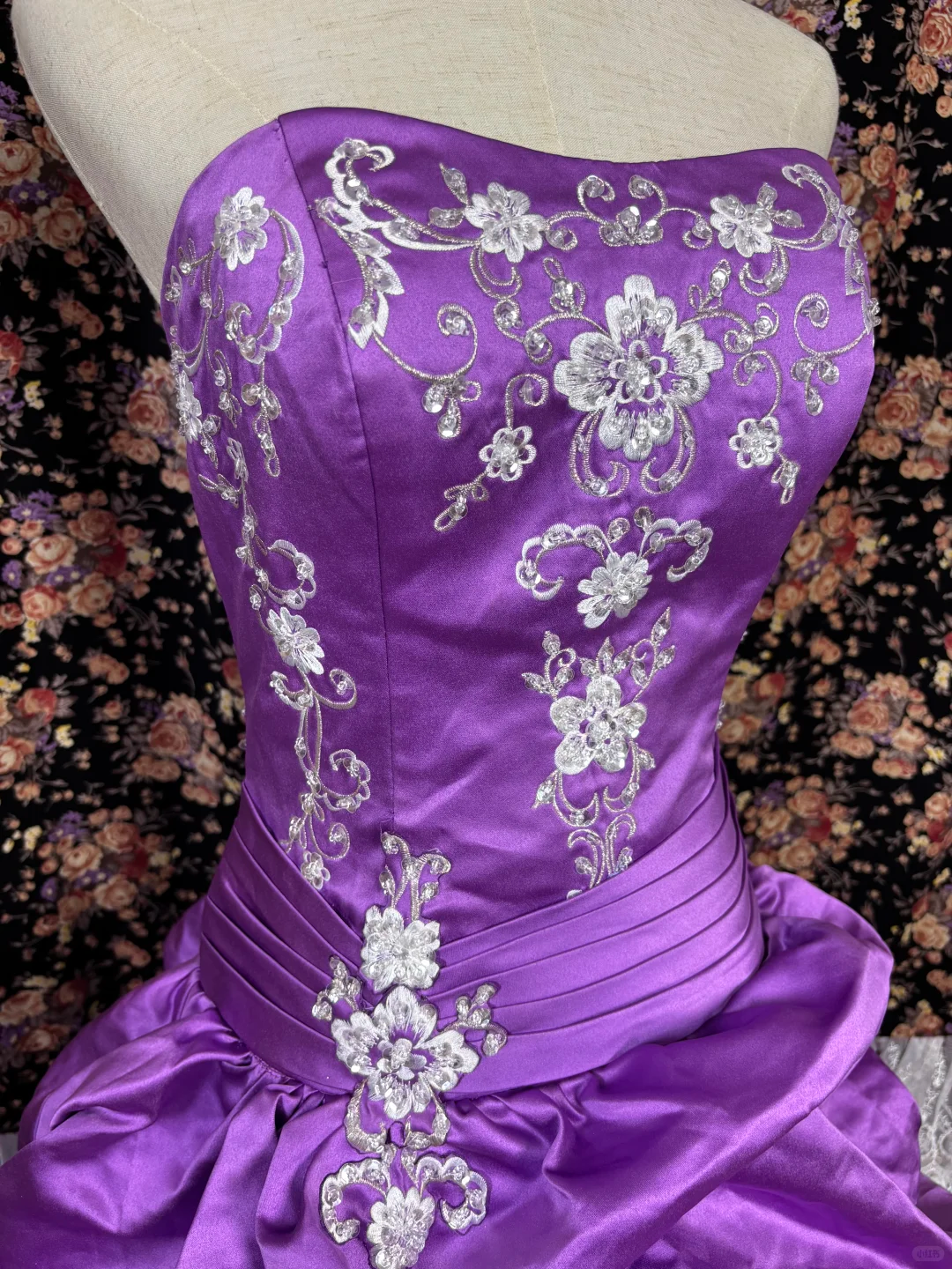 Vintage Purple Ball Gown Strapless White Appliques Satin Prom Dress Sweet 16 Dress DP5655