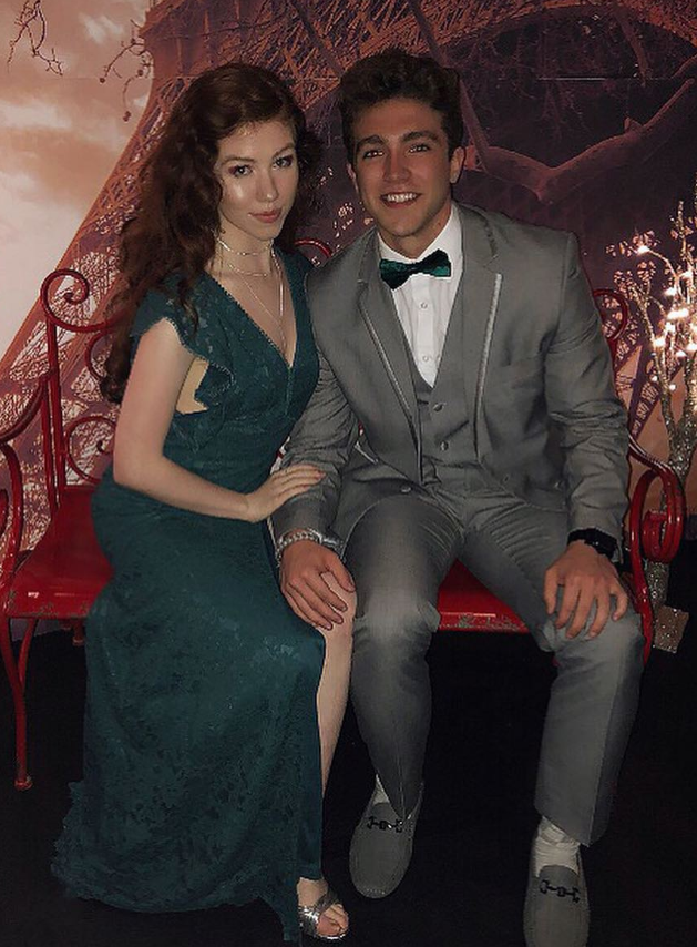 Sexy Sheath V Neck Emerald Lace Slit Prom Dress Evening Dress DP8074