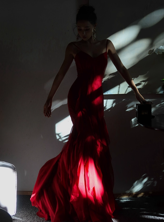 Stunning Burgundy Mermaid Spaghetti Strap Layered Chiffon Prom Dress Party Dress Date Dresses DP3684