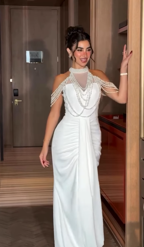 Elegant Mermaid Halter Pearl White Satin Long Prom Dress Evening Dress DP4332