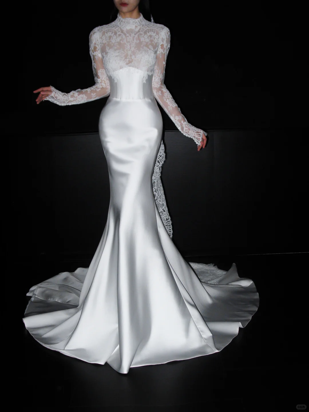 Classic Mermaid Long Sleeve White Lace Satin Long Wedding Dress DP5792