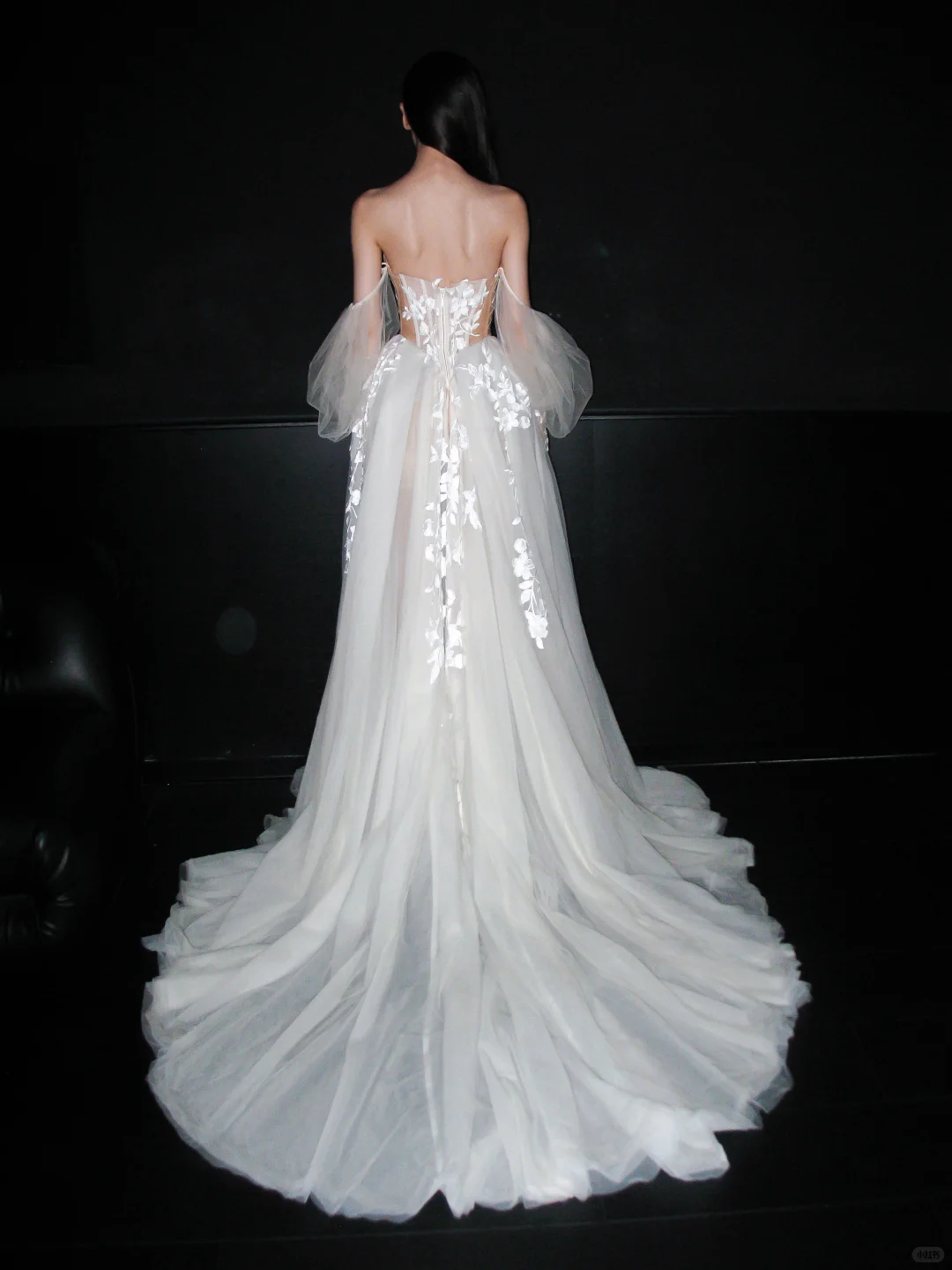 Princess Romantic Ball Gown Puff Sleeve Lace Applique Tulle Long Wedding Dress DP6368