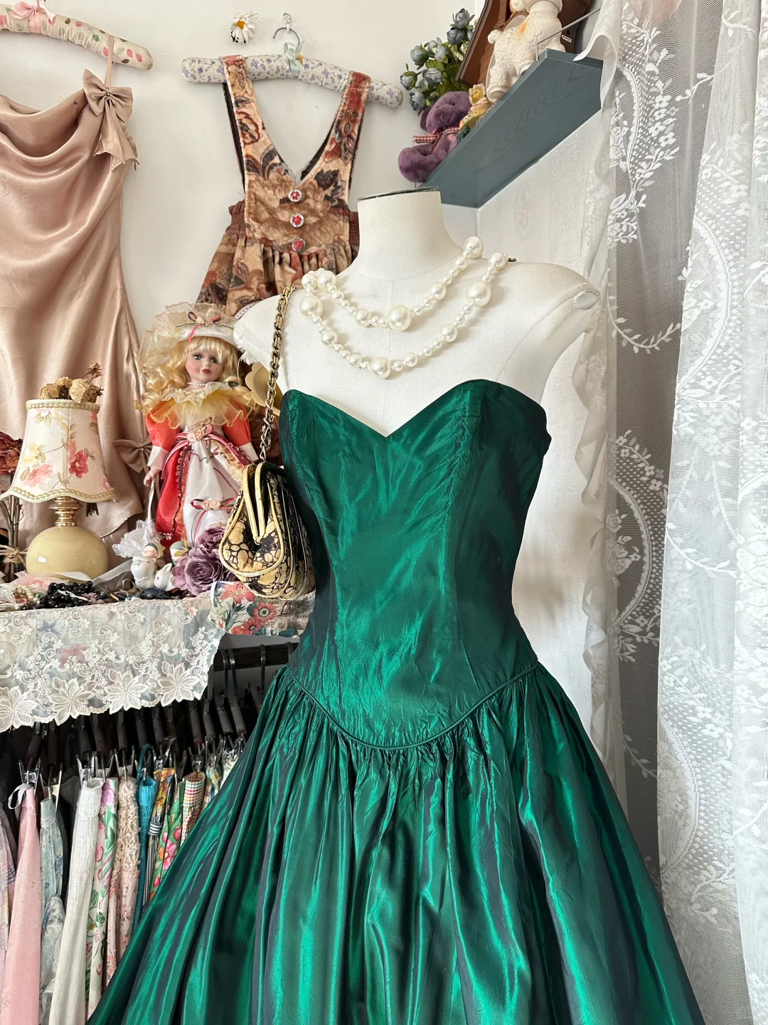 Emerald Green Vintage A Line Sweetheart Neck Satin Long Prom Dress DP4848