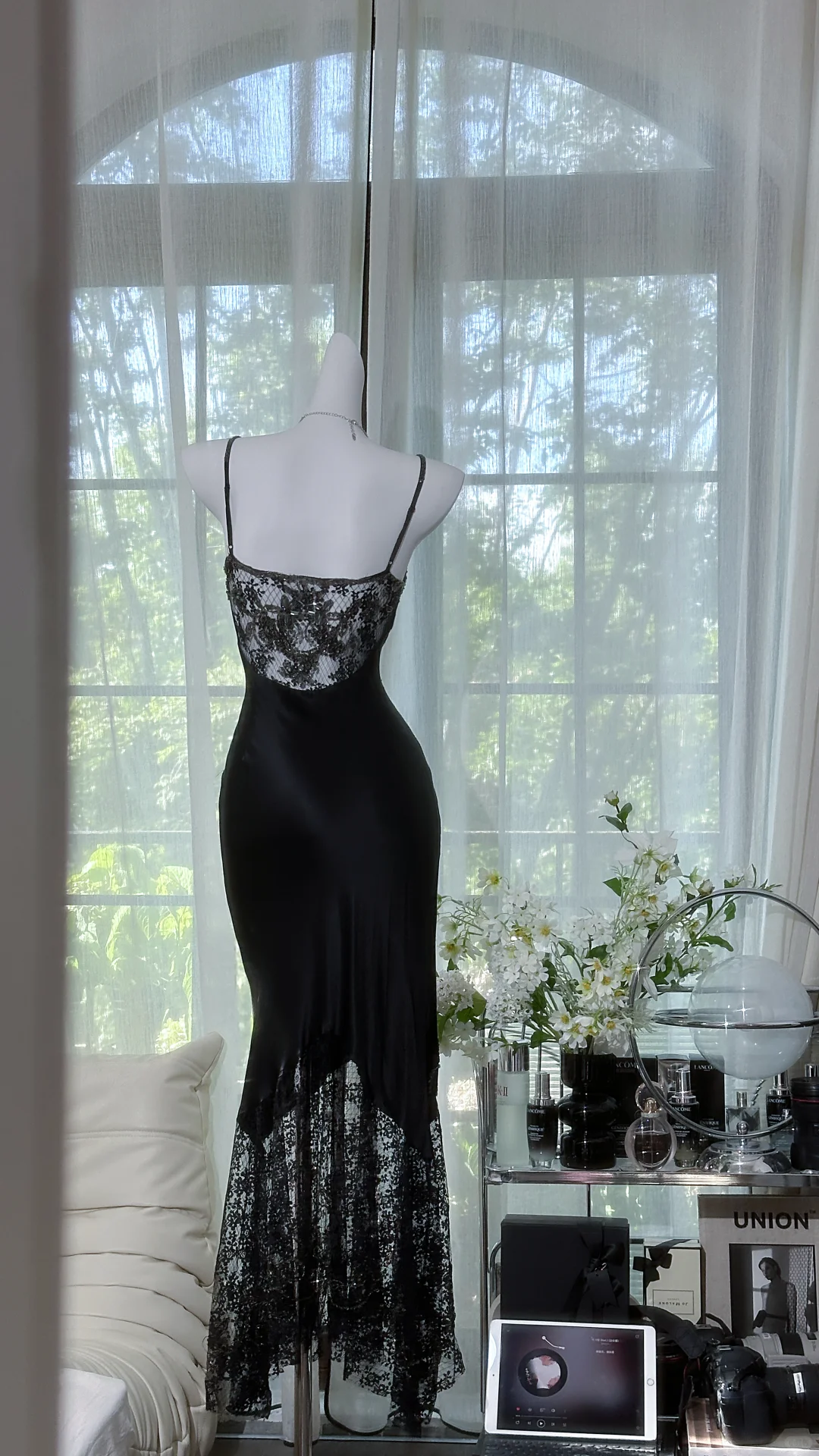 Sexy Vintage Black Mermaid Straps Beaded Lace Satin Prom Dress DP4946