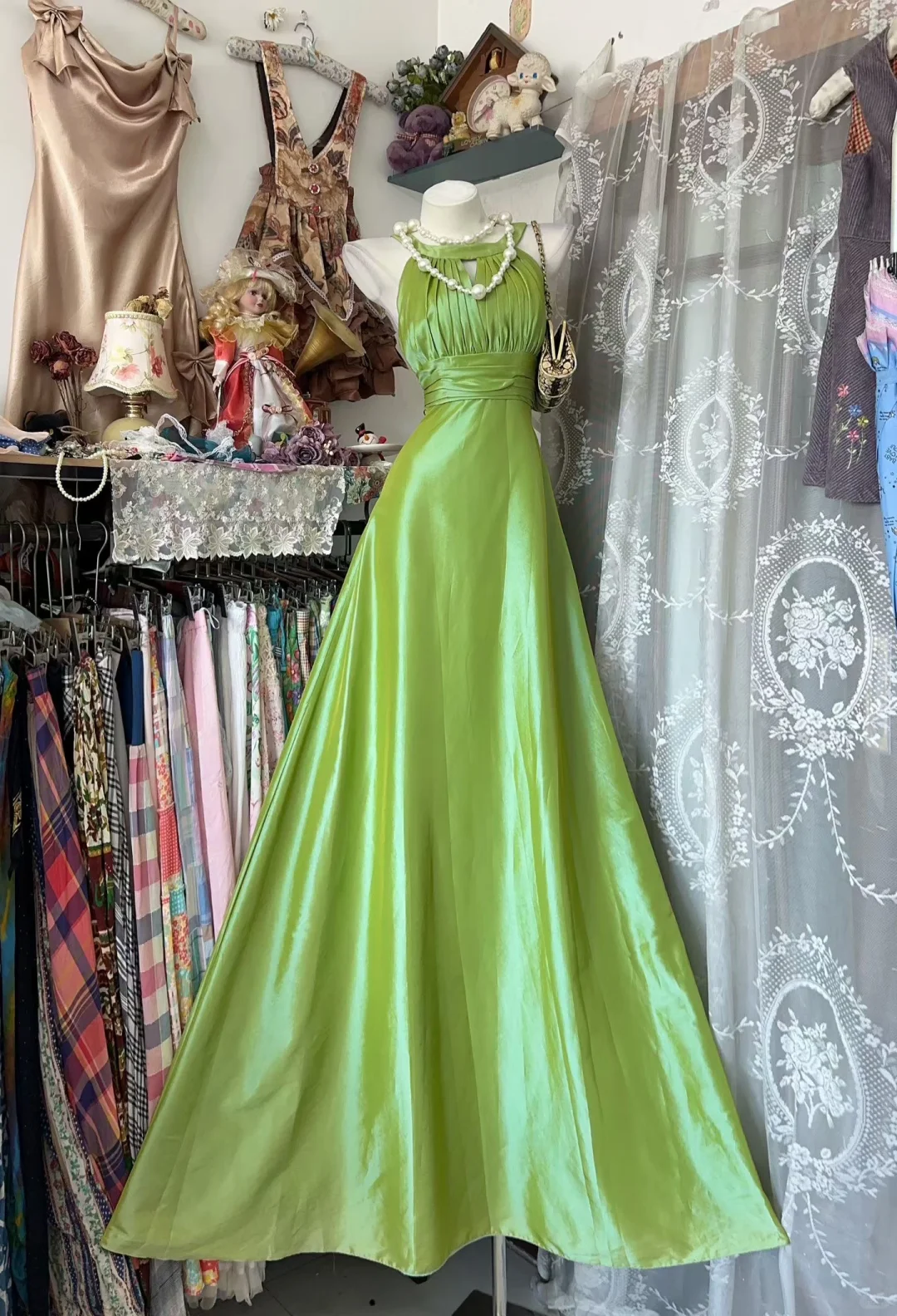 Vintage Bright Green A Line Halter Pleated Satin Prom Dress Evening Dress DP5228