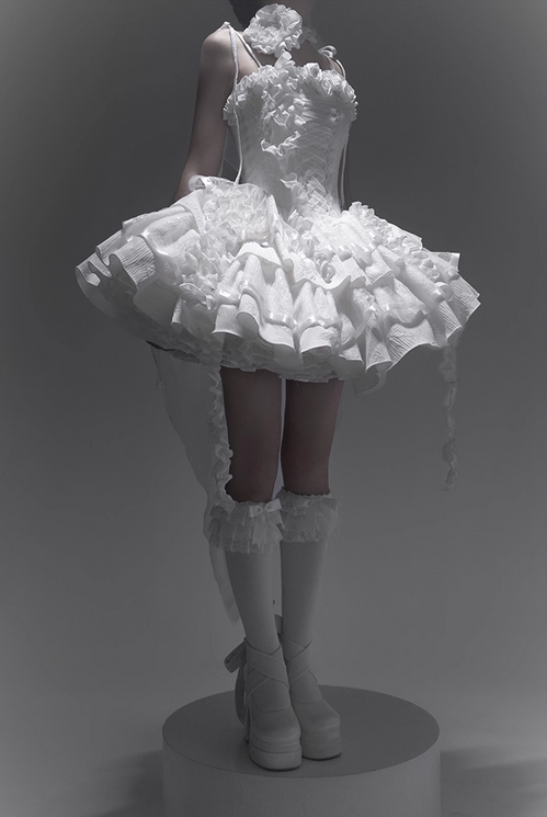 Red Roses Neckline Lolita Goth Boning Dress Sequins Tiered Ruffle Dress DP4068