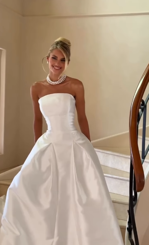 Stunning Ball Gown Strapless White Satin Long Wedding Dresses DP4350
