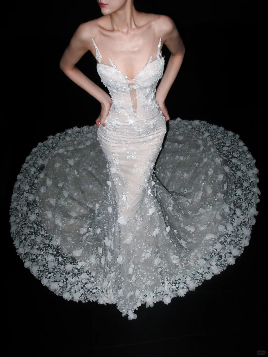 Glamorous Mermaid V Neck Floral Lace Tulle Long Wedding Dress DP5800