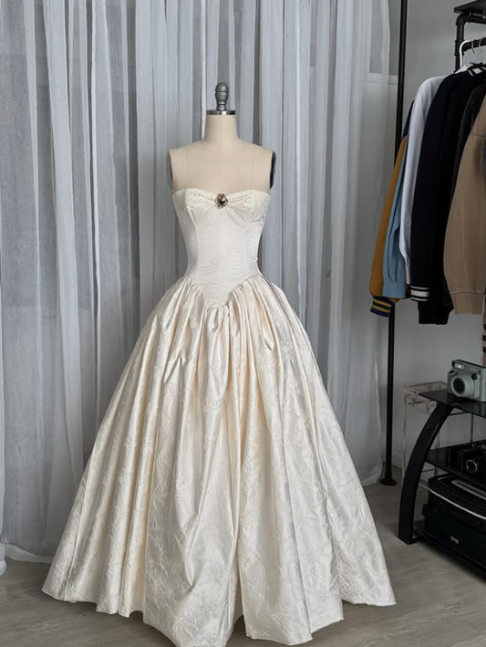 Vintage Ball Gown Sweetheart Neck White Satin Prom Dress Wedding Dress DP3996