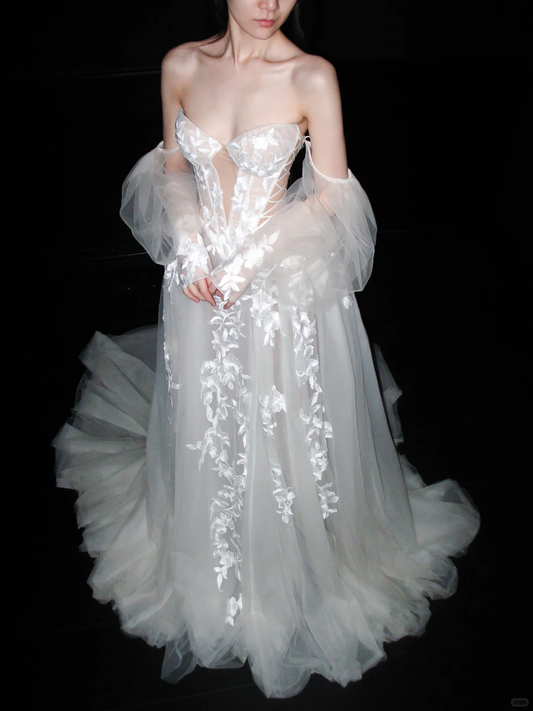Princess Romantic Ball Gown Puff Sleeve Lace Applique Tulle Long Wedding Dress DP6368